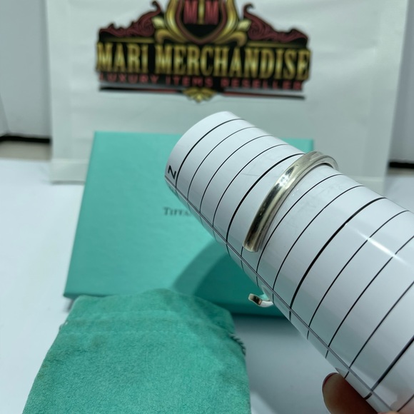 Tiffany and Co. open Bangle silver. - Picture 6 of 8